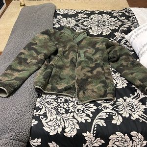Columbia camo fleece full zip jacket, men’s M